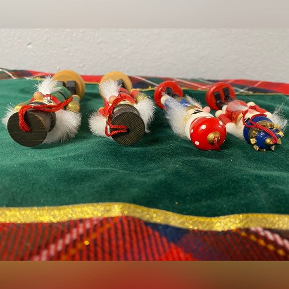 Lot of 4 Nutcracker Ornaments - Picture 4 of 8